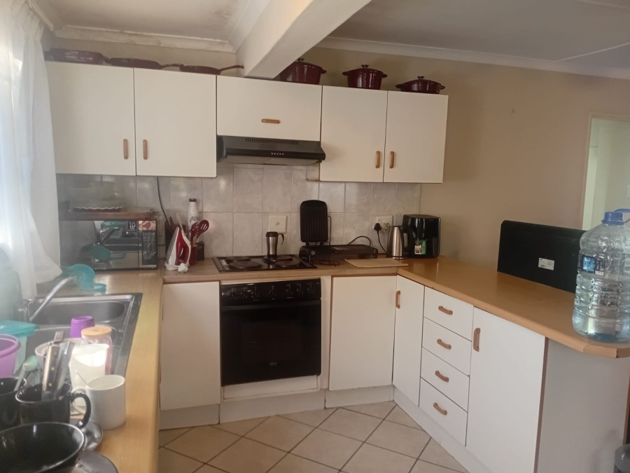 To Let 2 Bedroom Property for Rent in Beacon Bay North Eastern Cape